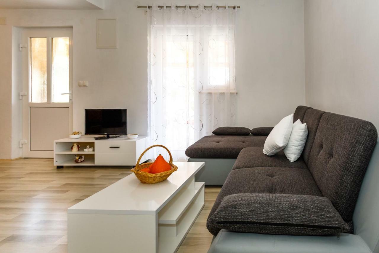 Apartman Dobrila Vrh  Bagian luar foto