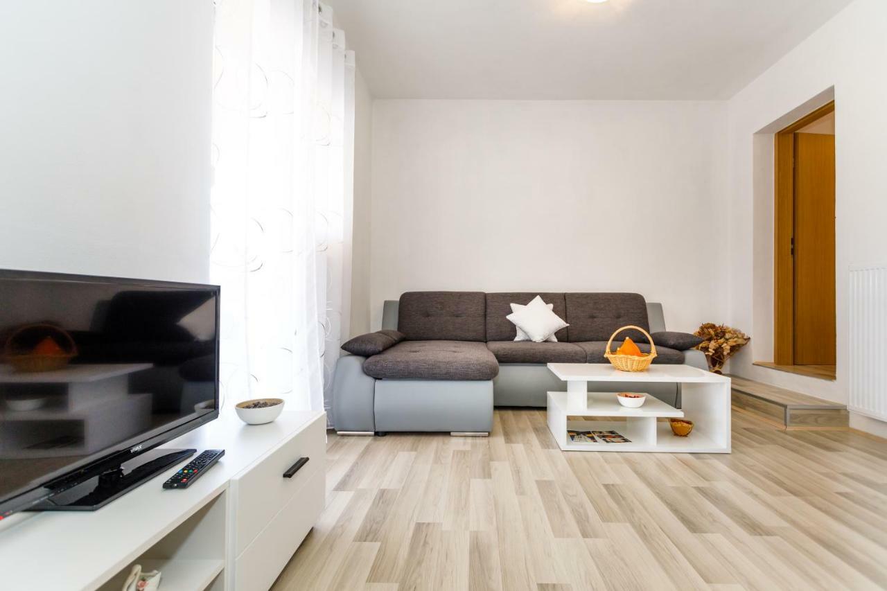 Apartman Dobrila Vrh  Bagian luar foto